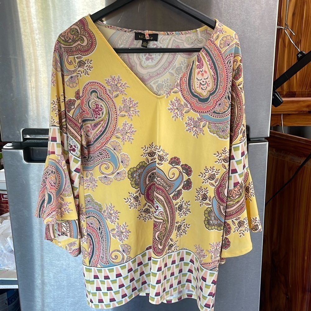 Melissa Paige women’s size large 3/4 bell sleeve Paisley Printed Tunic yellow